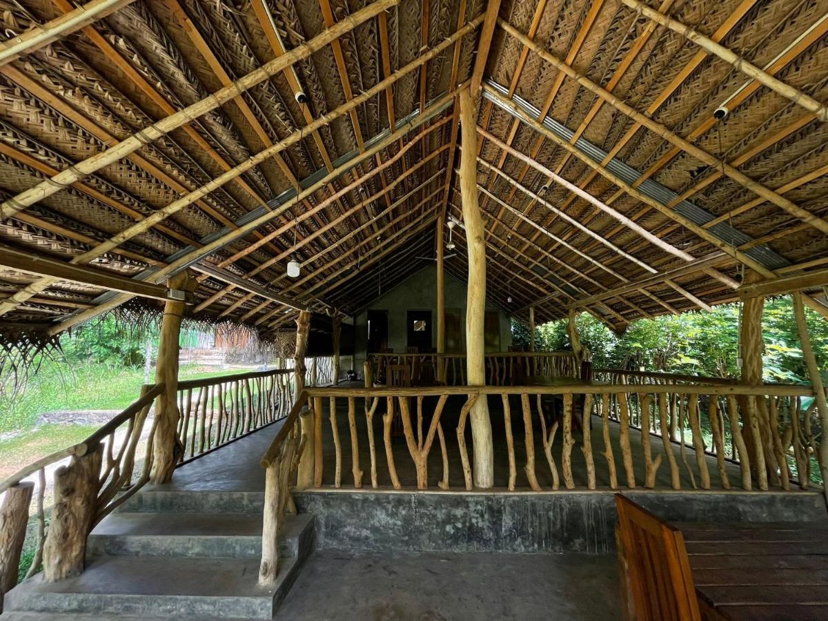 Palm Land Eco Resort And Safari Tours Udawalawe Exterior photo
